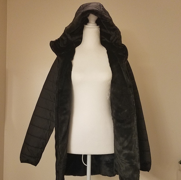 The North Face New Mossbud Reversible Parka - Picture 11 of 12